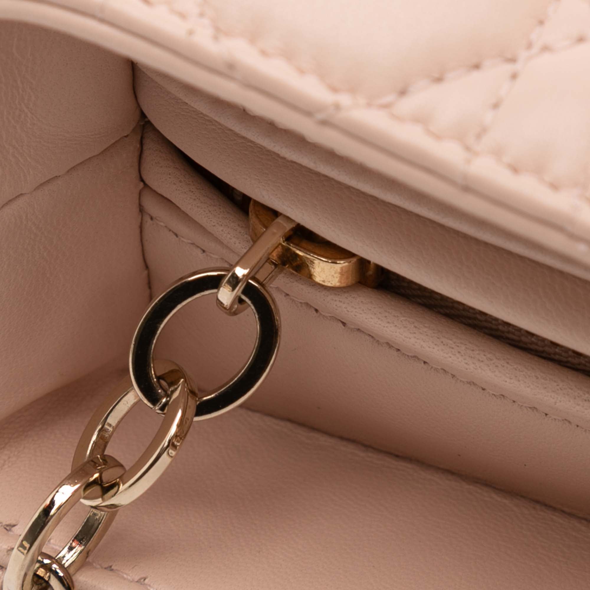 Dior Large Cuir d’agneau Cannage Lady Dior