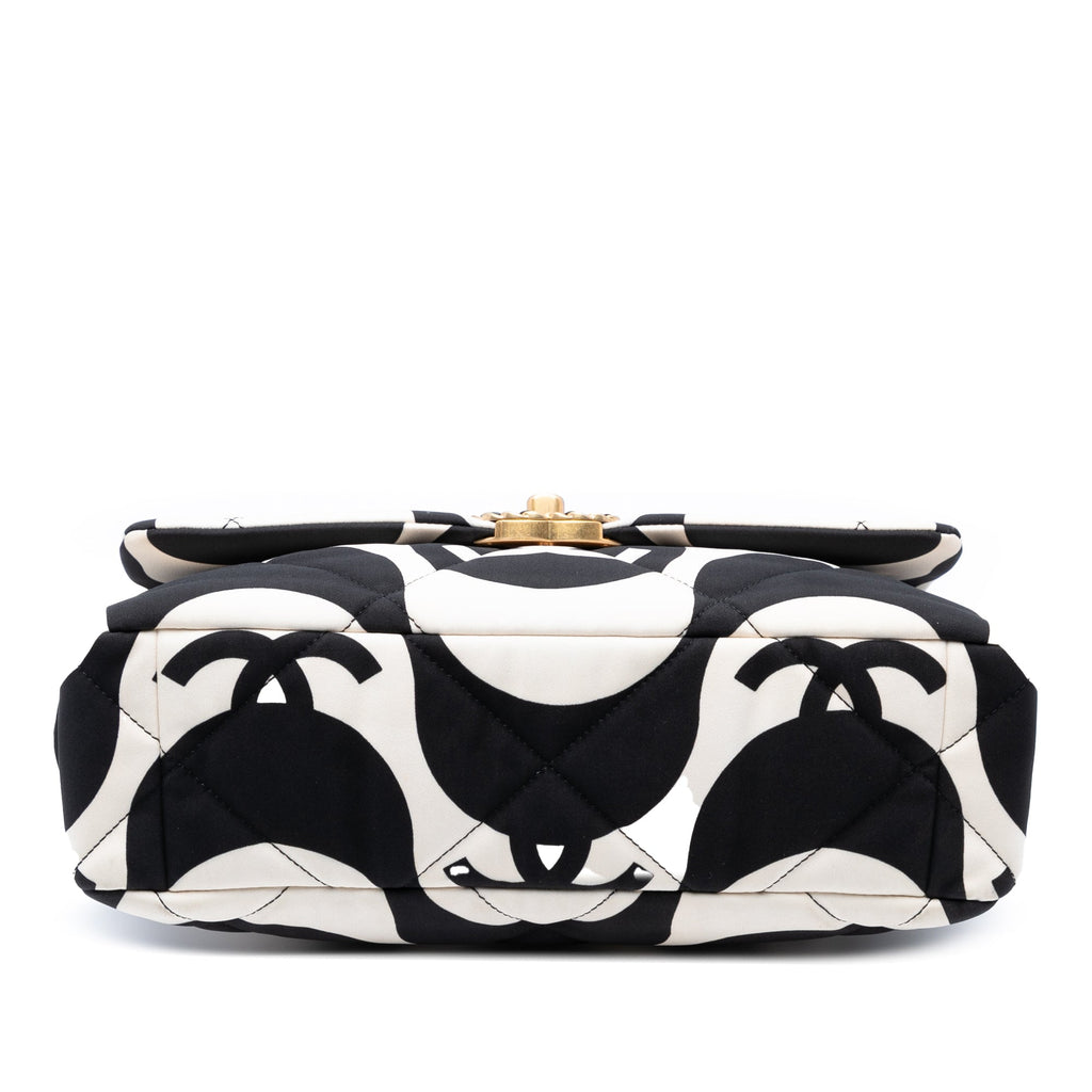Chanel Large Printed Soie 19 à rabat