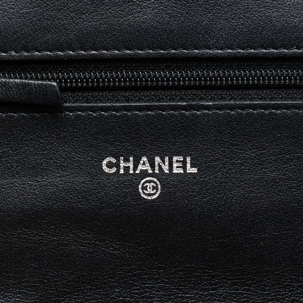 Chanel CC Caviar Wallet on Chain