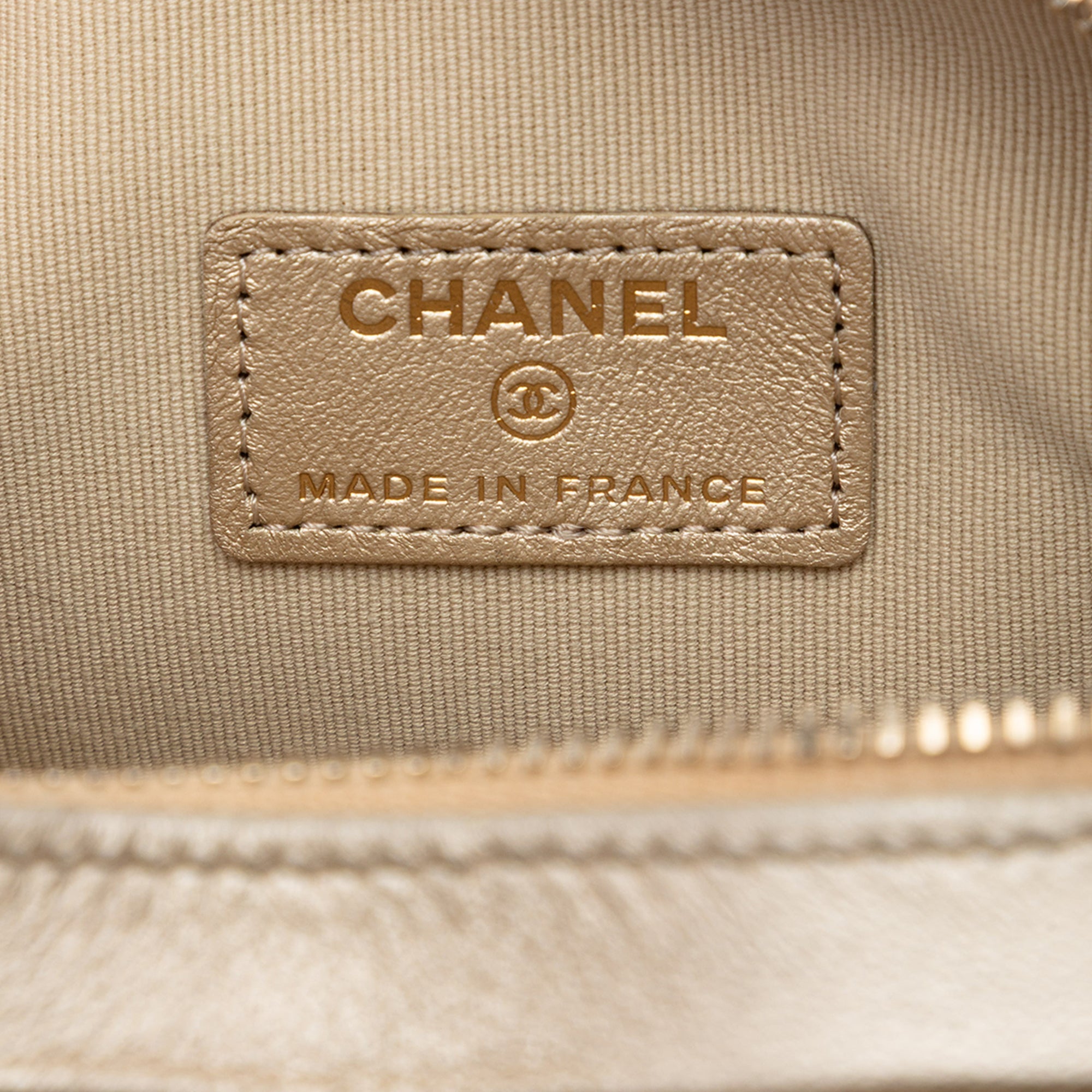 Chanel Mini Metallic Cuir d’agneau CC in Love Heart Sac porté croisé