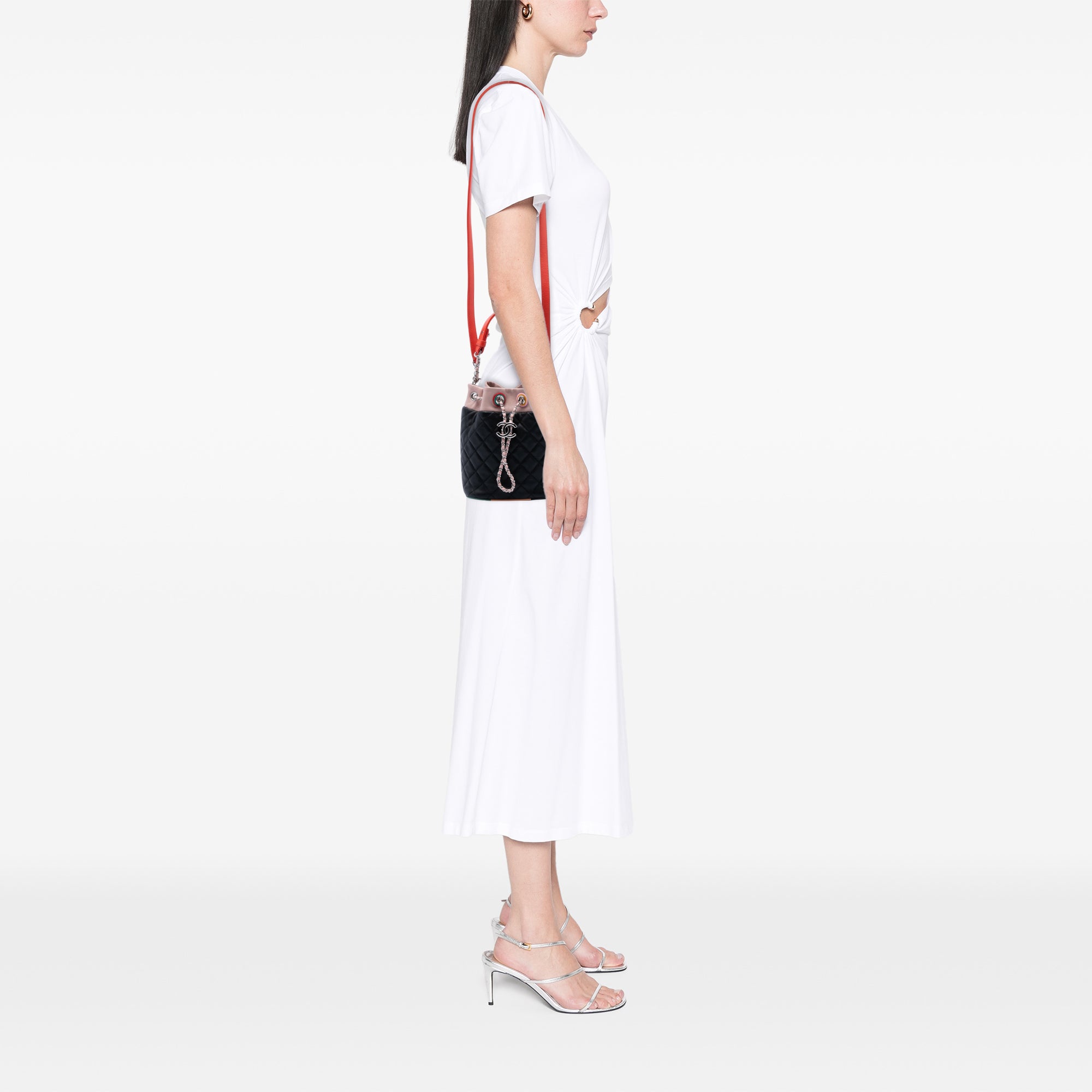 Chanel CC Multicolor Matelassé Cuir d’agneau Cuba Drawstring Bucket Sac