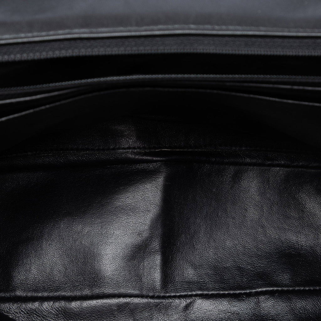 Chanel Jumbo Classic perforé Cuir d’agneau Simple rabat