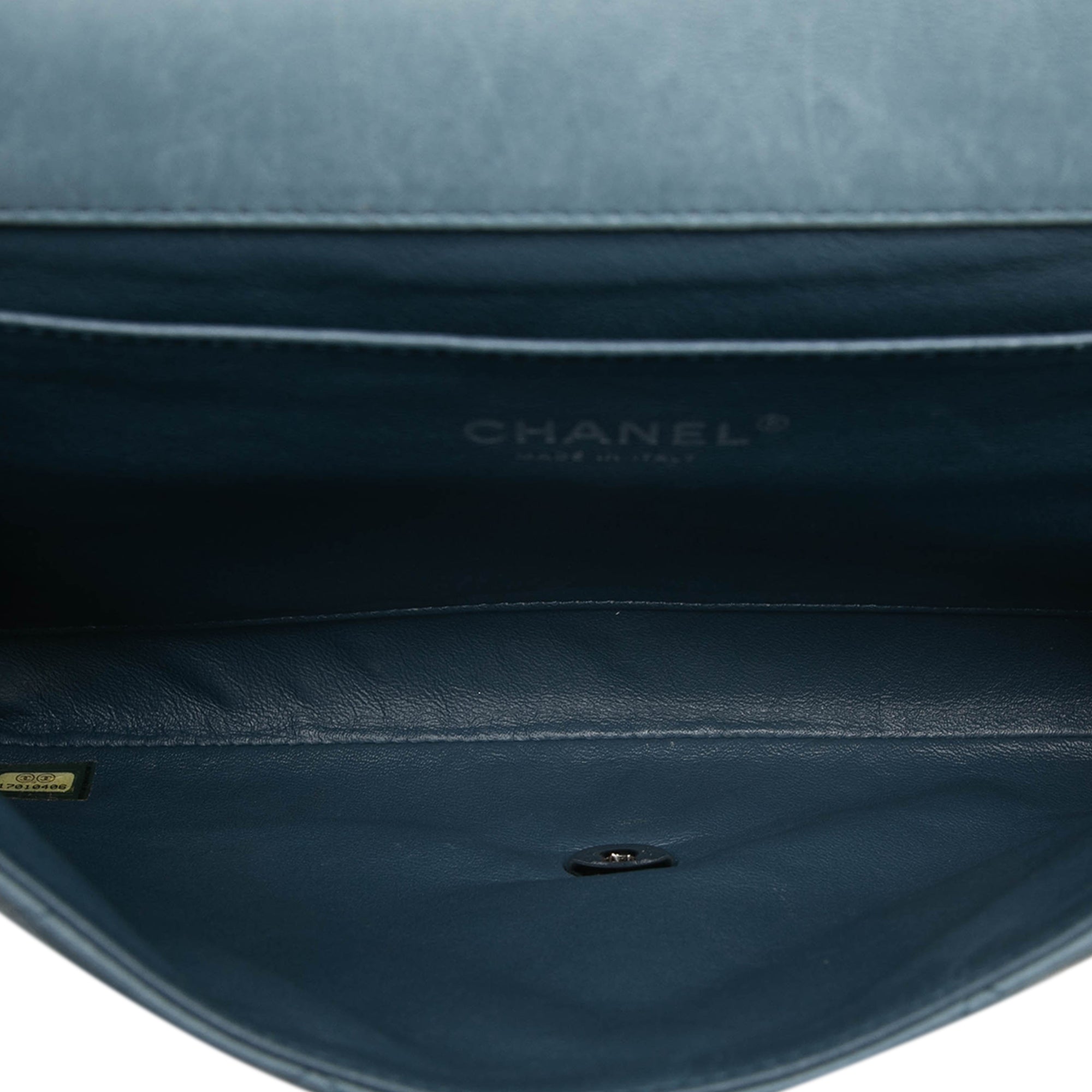 Chanel CC Matelassé Cuir d’agneau à rabat Pochette avec chaîne