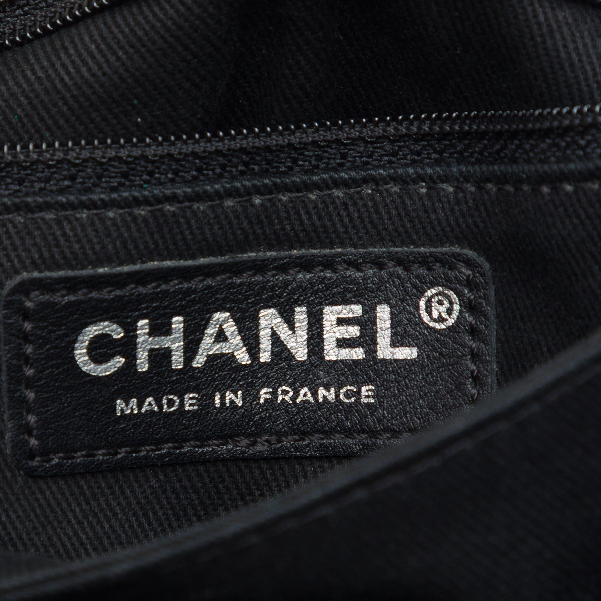 Chanel CC Bicolor Woven Cuir d’agneau et Cuir verni à rabat