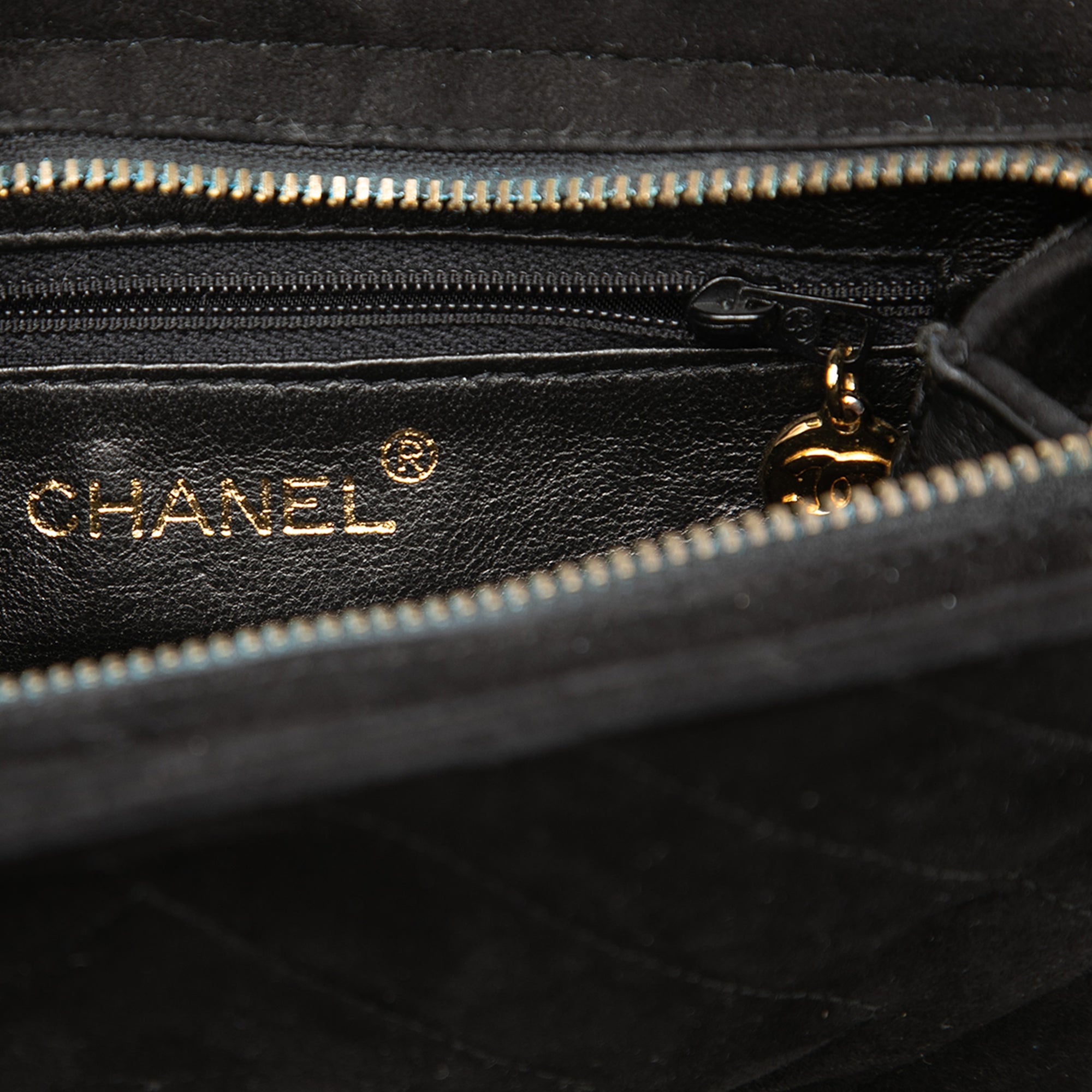 Chanel CC Diamond Matelassé Daim Sac porté croisé