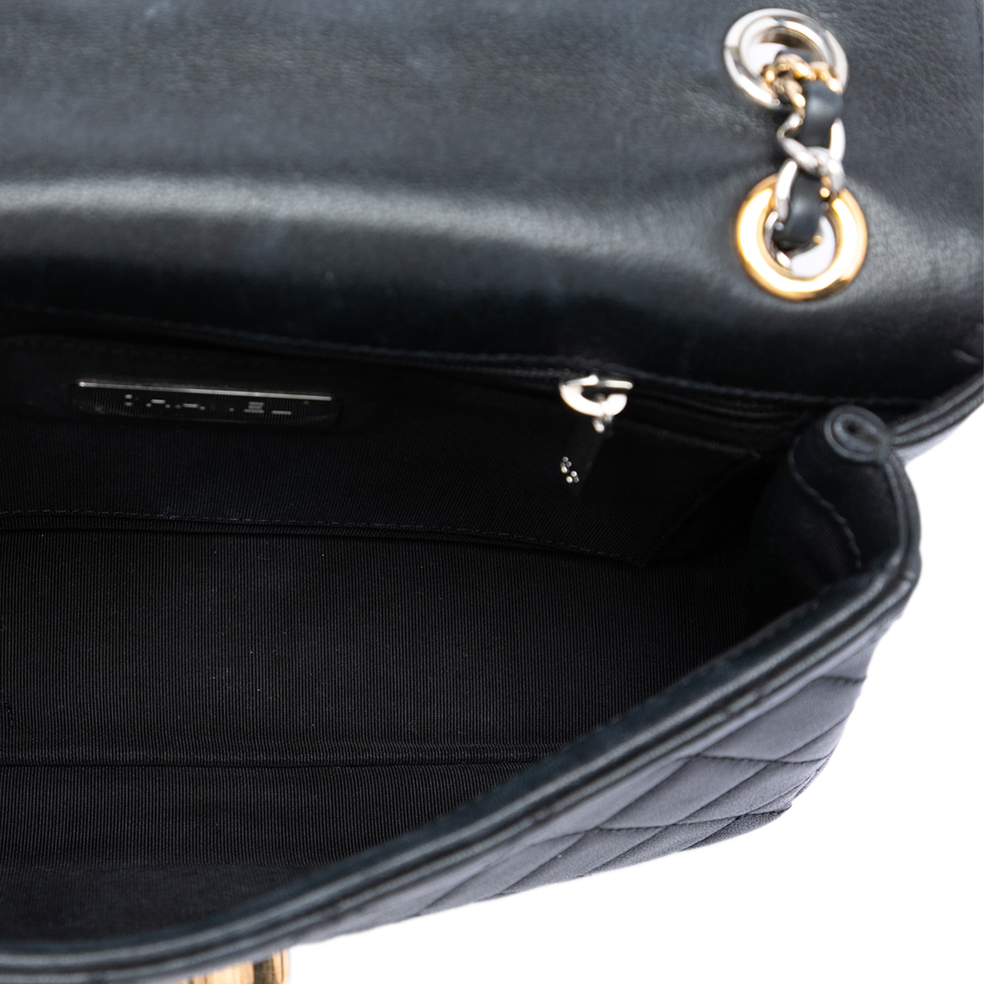 Chanel Matelassé Cuir d’agneau Turn et Lock à rabat