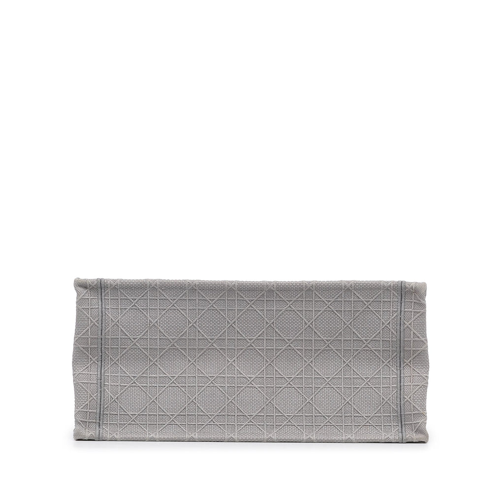 Dior Medium Cannage brodé Book Cabas
