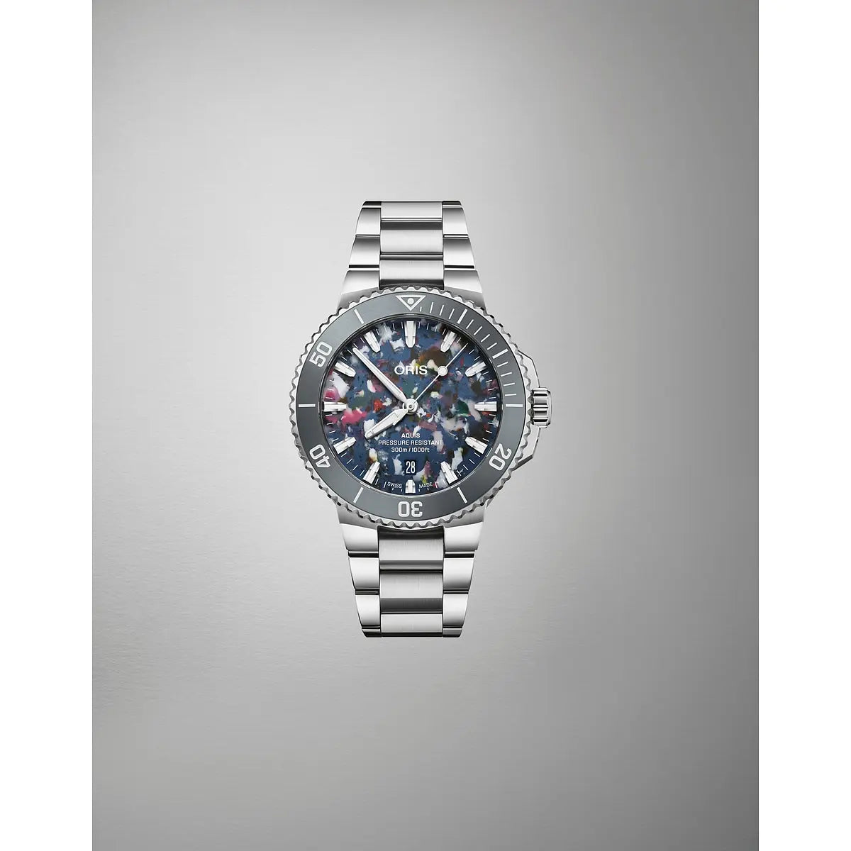 Oris Aquis Date Upcycle Multicolor 01 733 7787 4150-07 8 22 04Peb