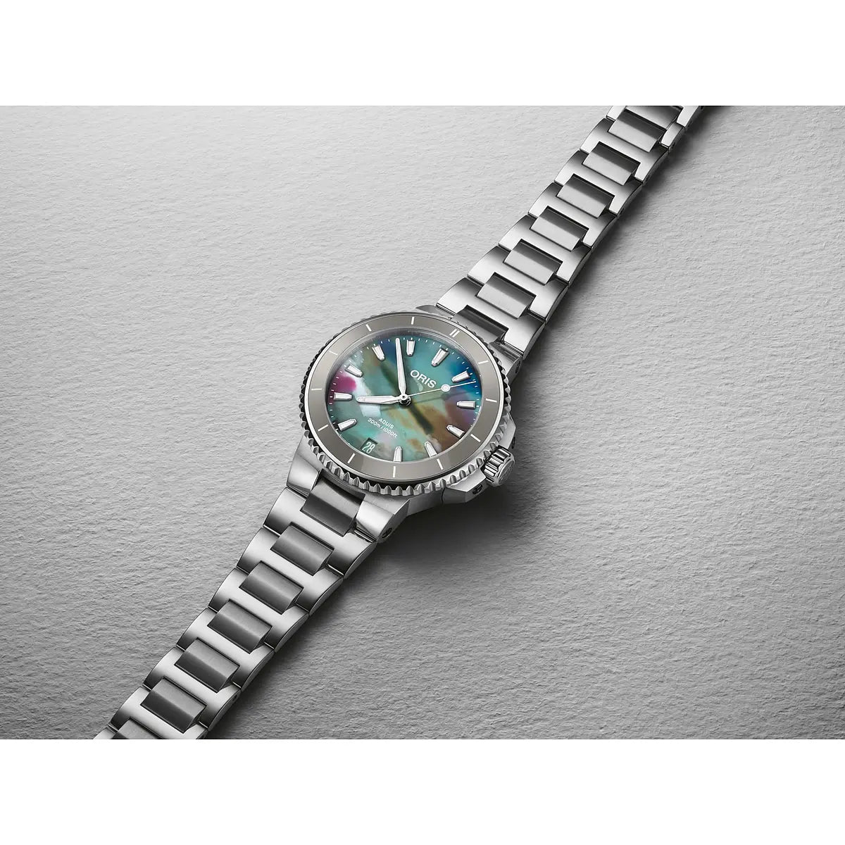 Oris Aquis Date Upcycle Multicolor 01 733 7792 4150-07 8 19 05P