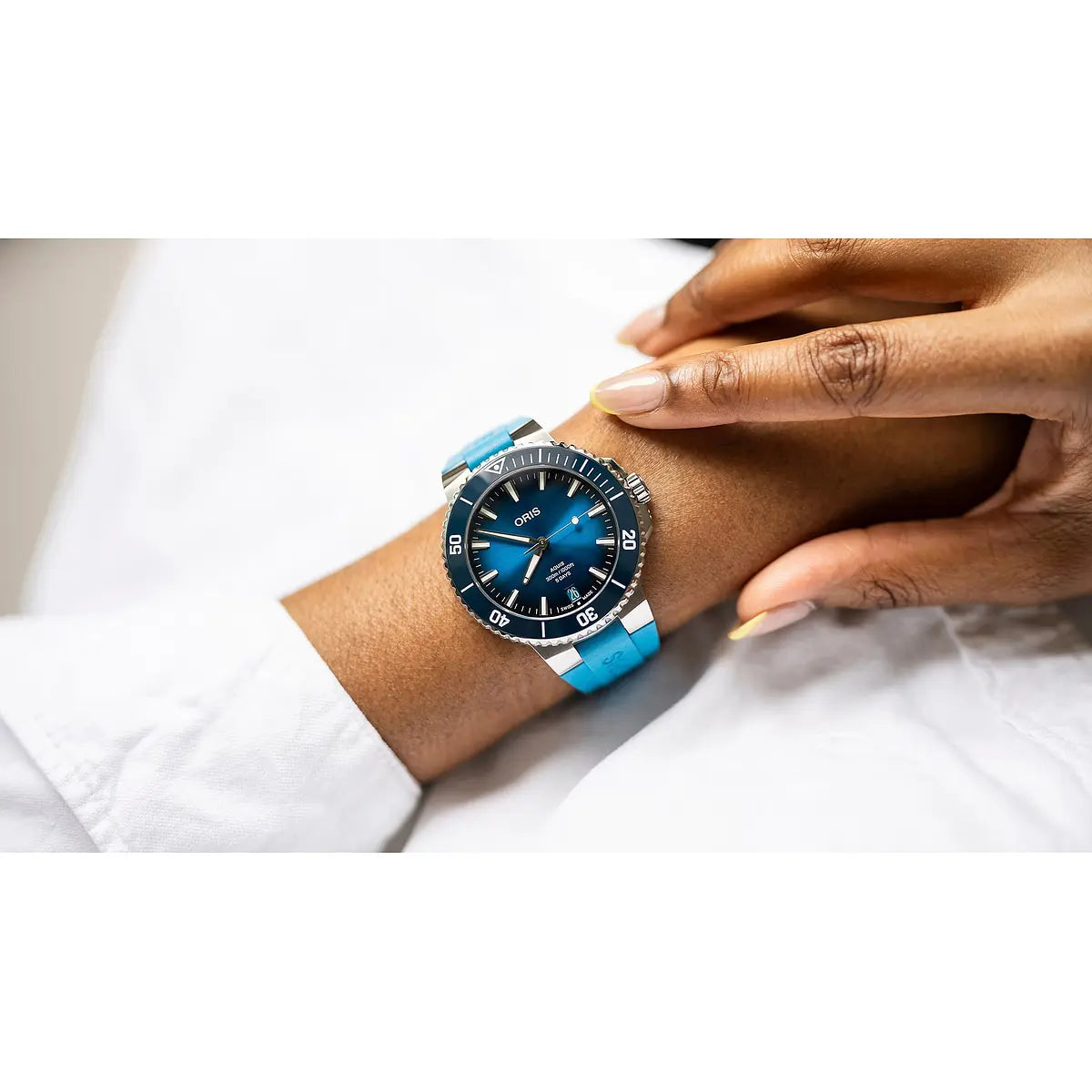 Oris Aquis Date Blu 01 400 7790 4135-07 4 23 45Eb