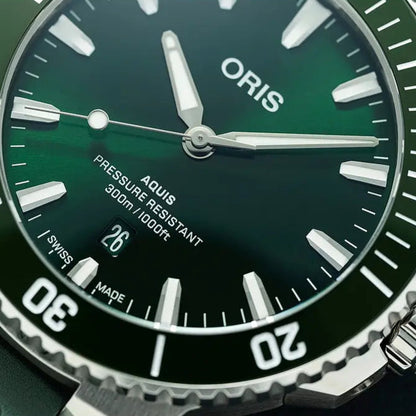 Oris Aquis Date Verde 01 733 7789 4157-07 4 23 37Fc