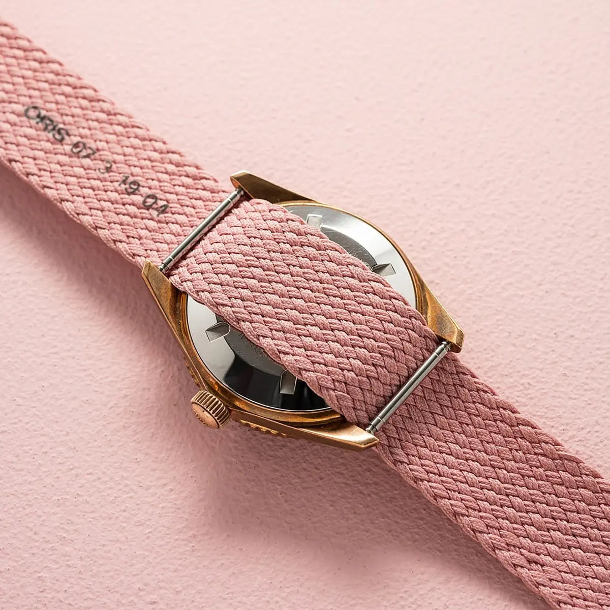 Oris Divers Sixty-Five Cotton Candy Rosa 01 733 7771 3158-07 3 19 04Brs