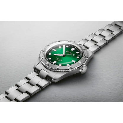 Oris Divers Sixty-Five Verde 01 400 7774 4057-07 8 19 18