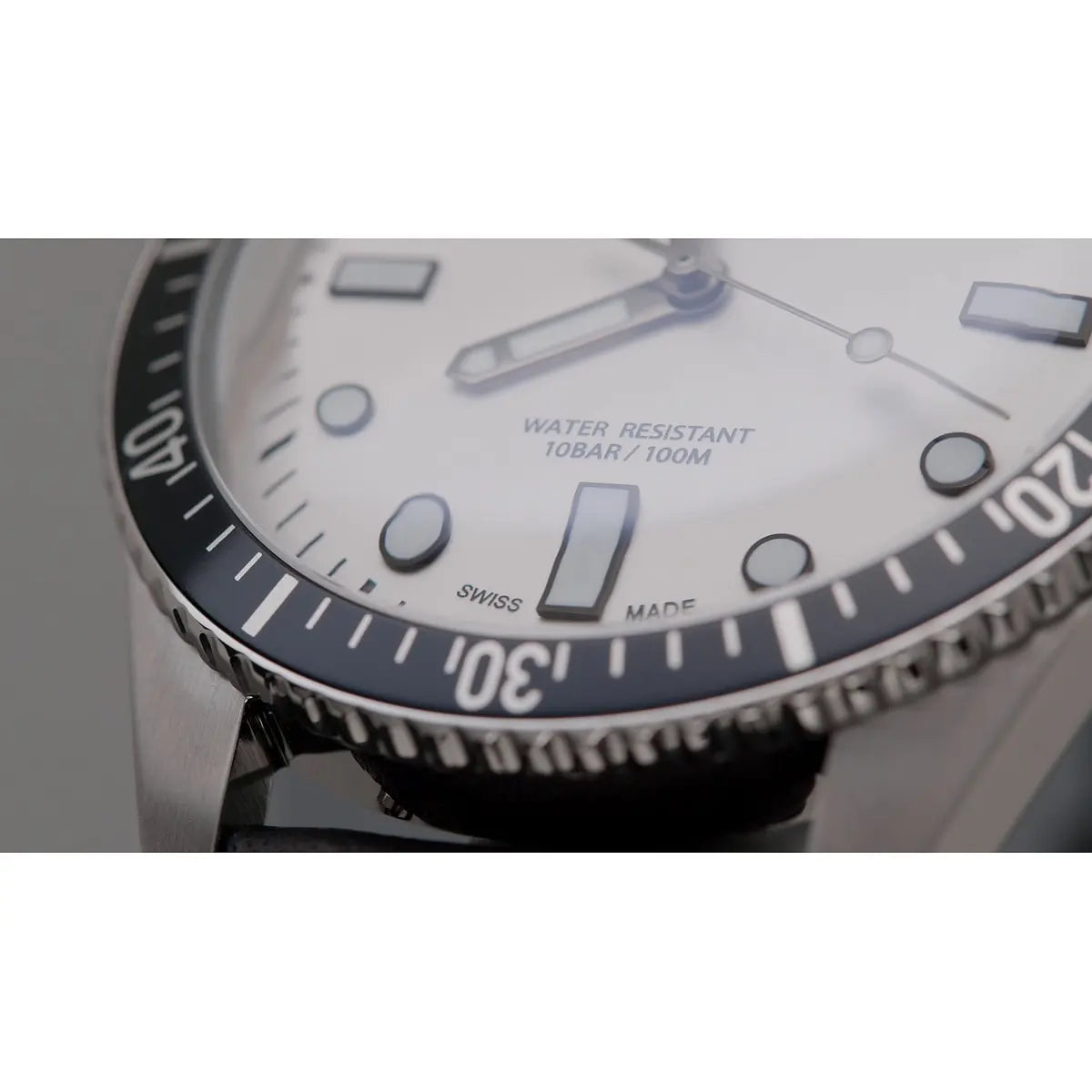 Oris Divers Social Club Hong Kong Bianco 01 733 7707 4051 Osc-Hkg-Set