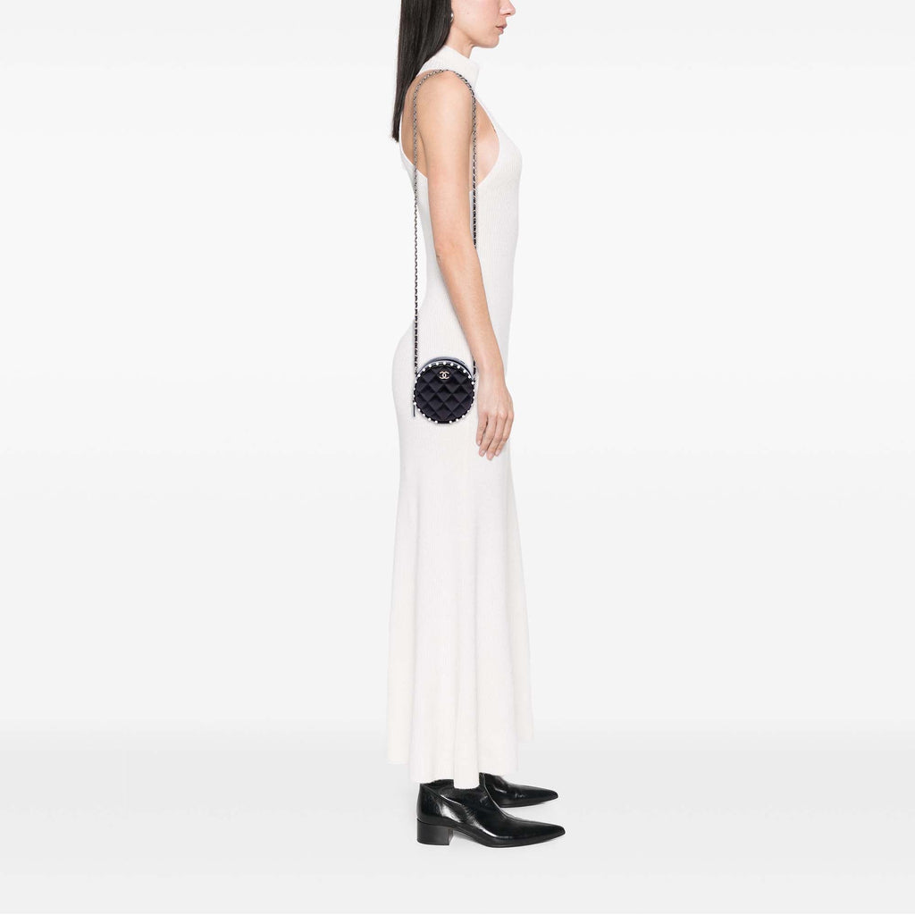 Chanel Matelassé Cuir de veau Perle clouté Rond Pochette avec chaîne