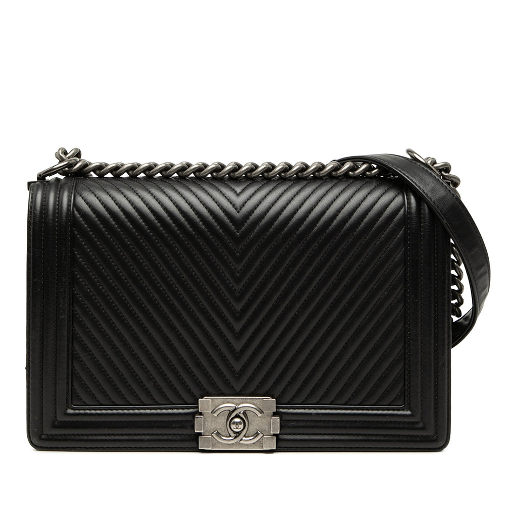 Chanel Medium Chevron Cuir d’agneau Boy à rabat
