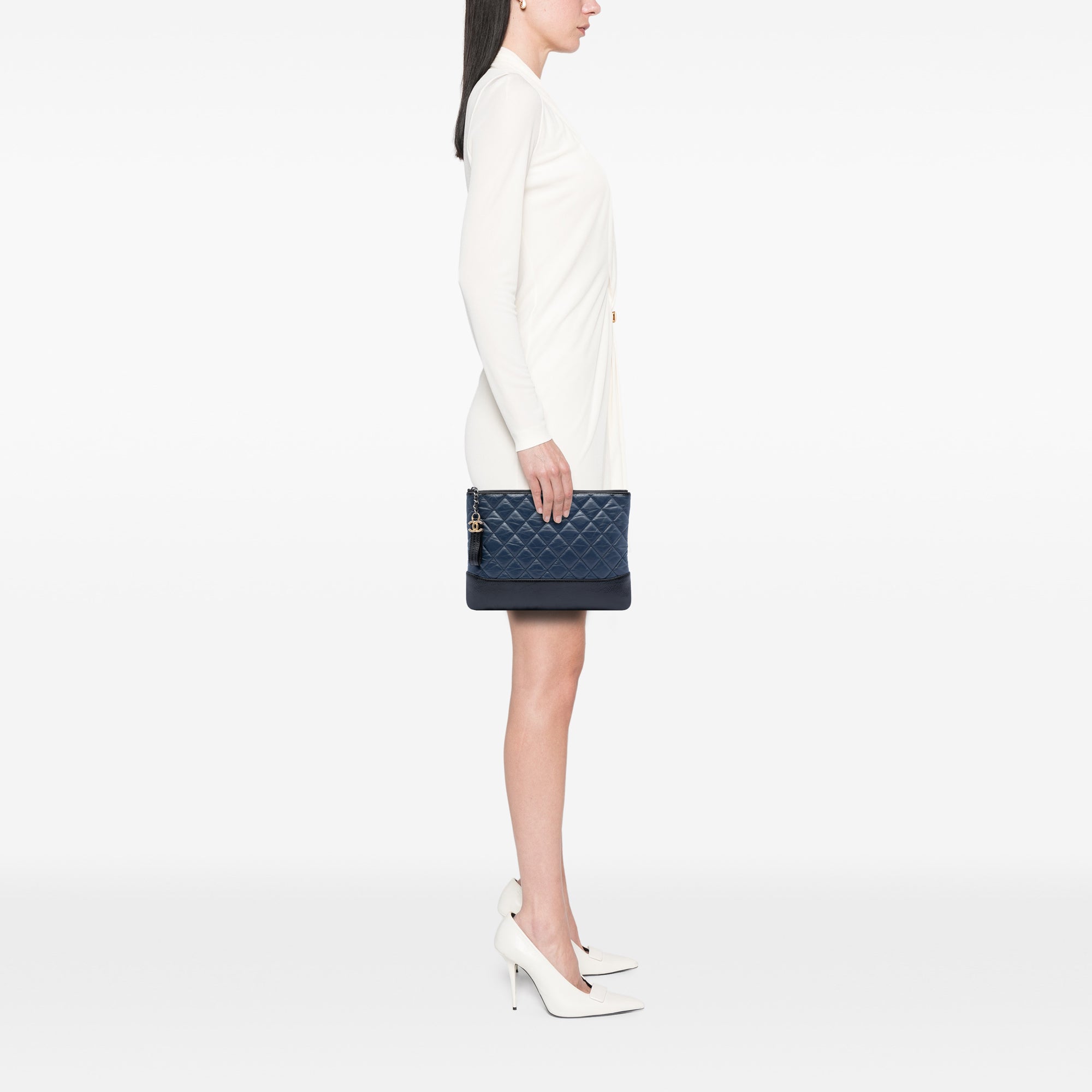 Chanel Medium vieilli Cuir de veau Gabrielle O Étui Pochette