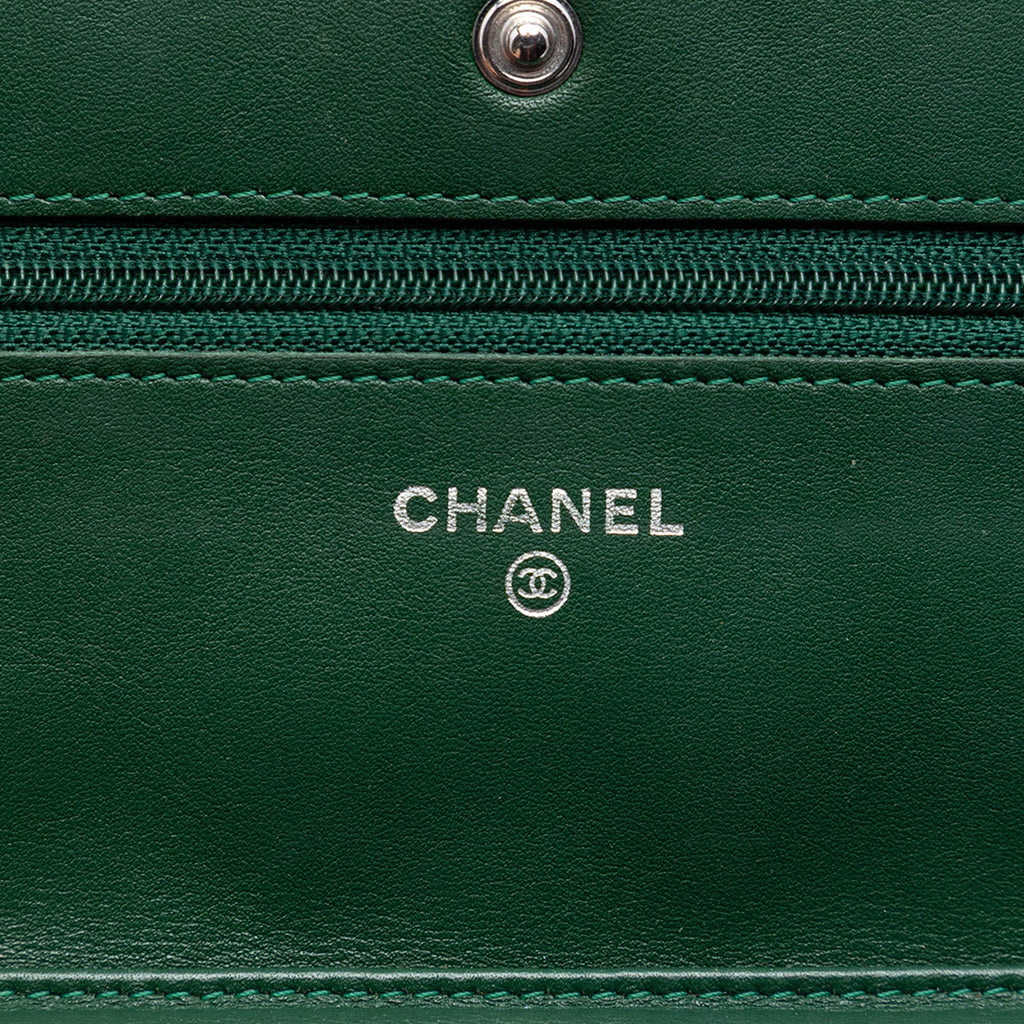 Chanel CC Matelassé Cuir verni Wallet on Chain
