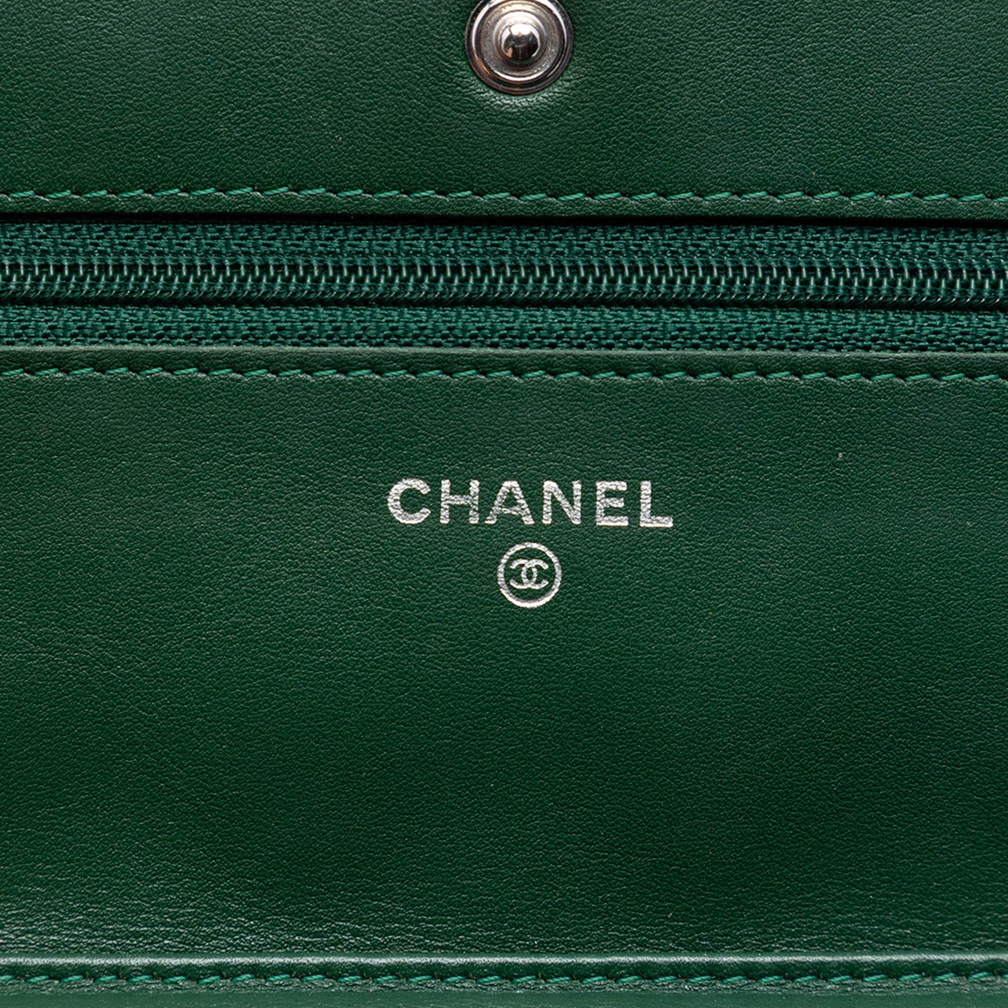 Chanel CC Matelassé Cuir verni Wallet on Chain