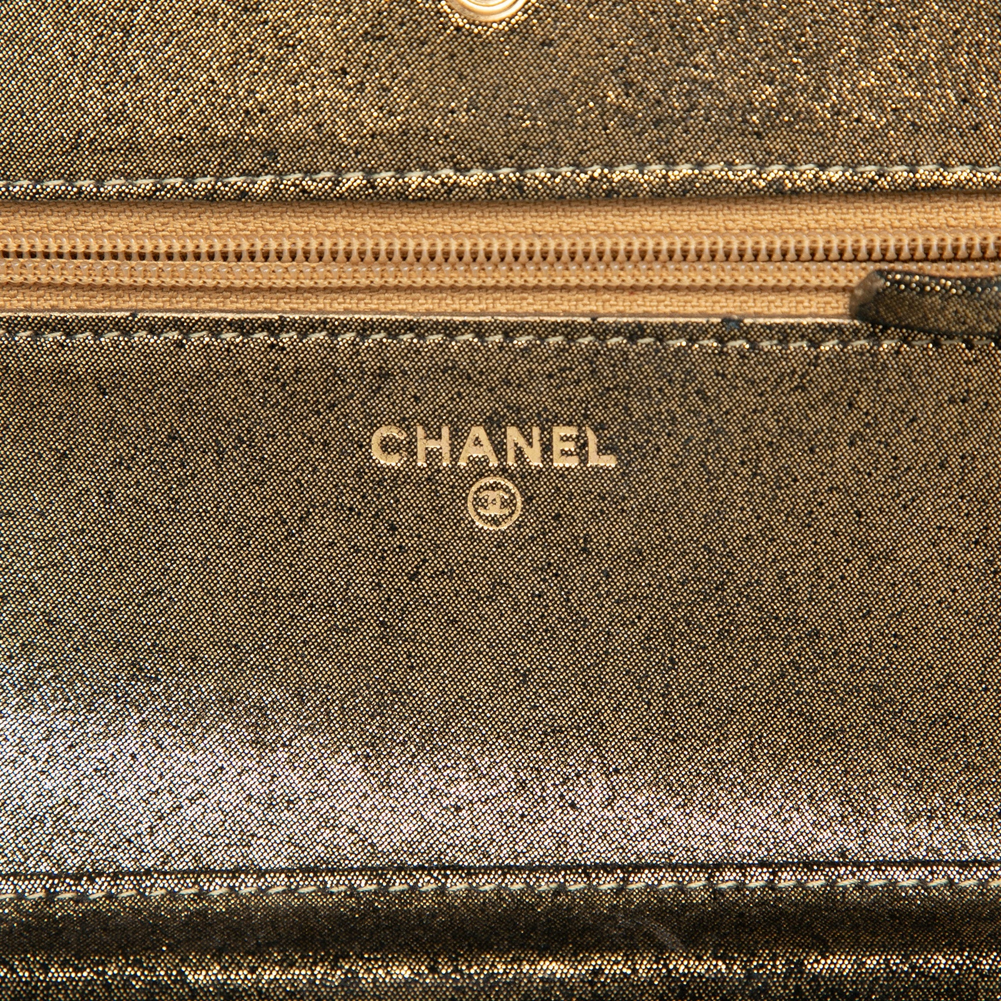 Chanel Matelassé Iridescent Cuir d’agneau Tartan Button Wallet on Chain
