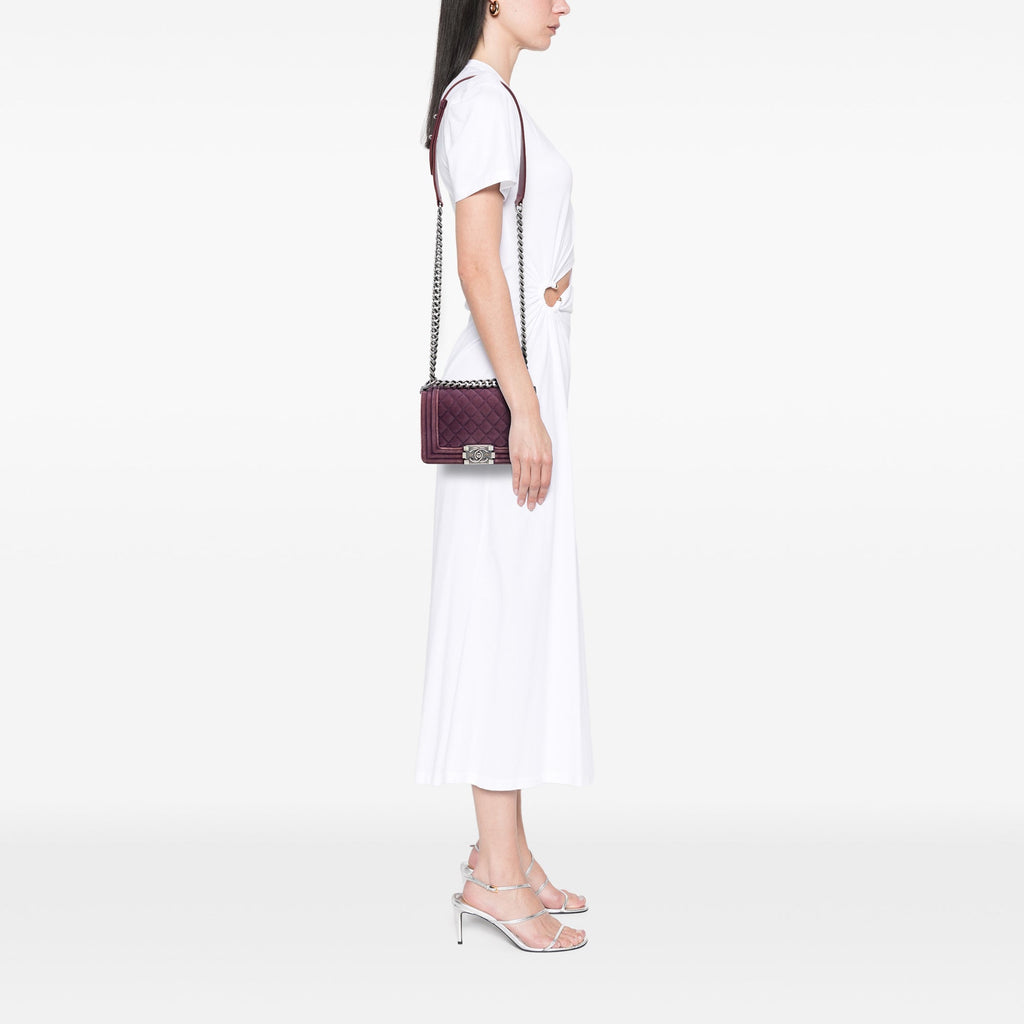 Chanel Small Matelassé Velours Boy à rabat