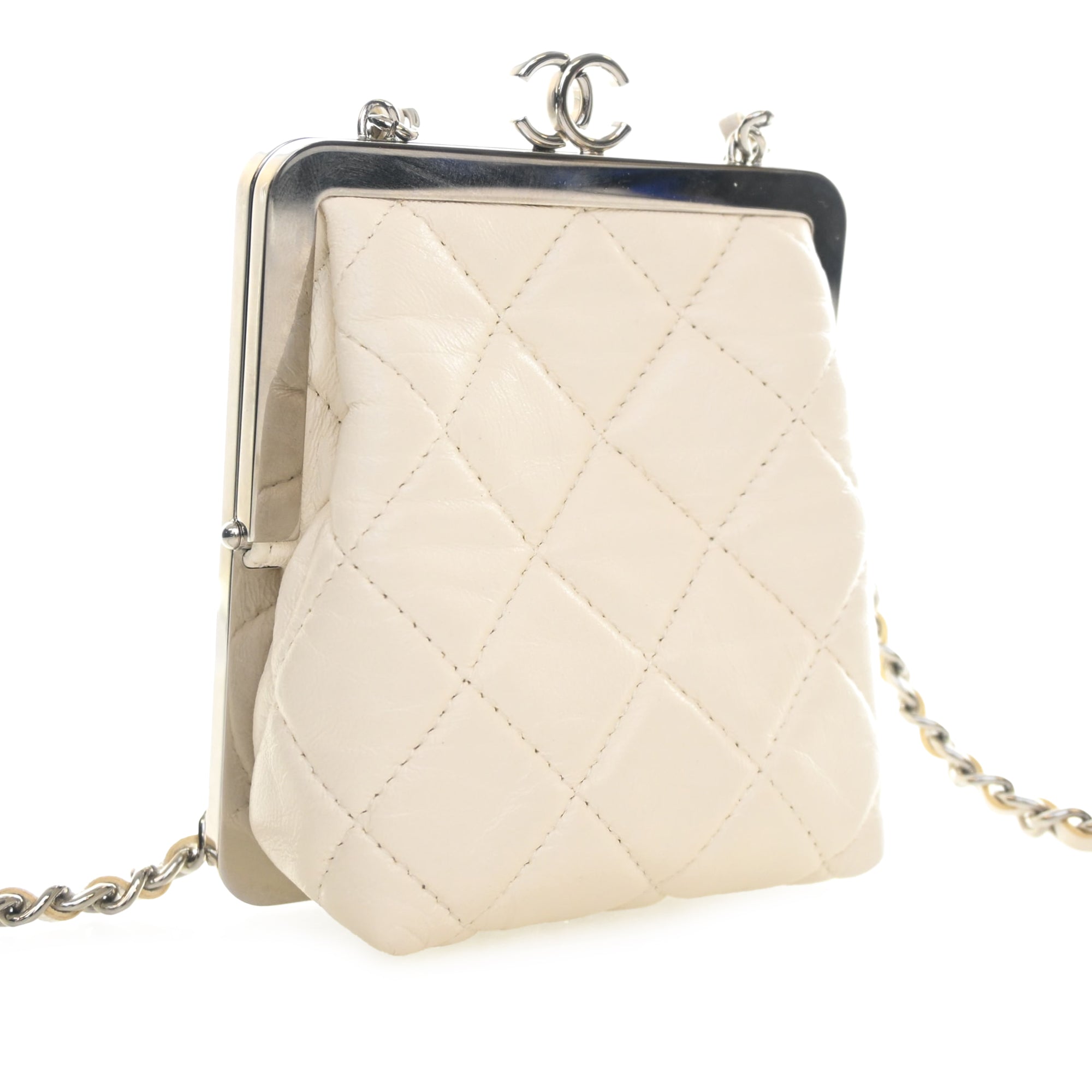 Chanel CC Matelassé Acrylic et Cuir d’agneau Evening Pochette avec chaîne