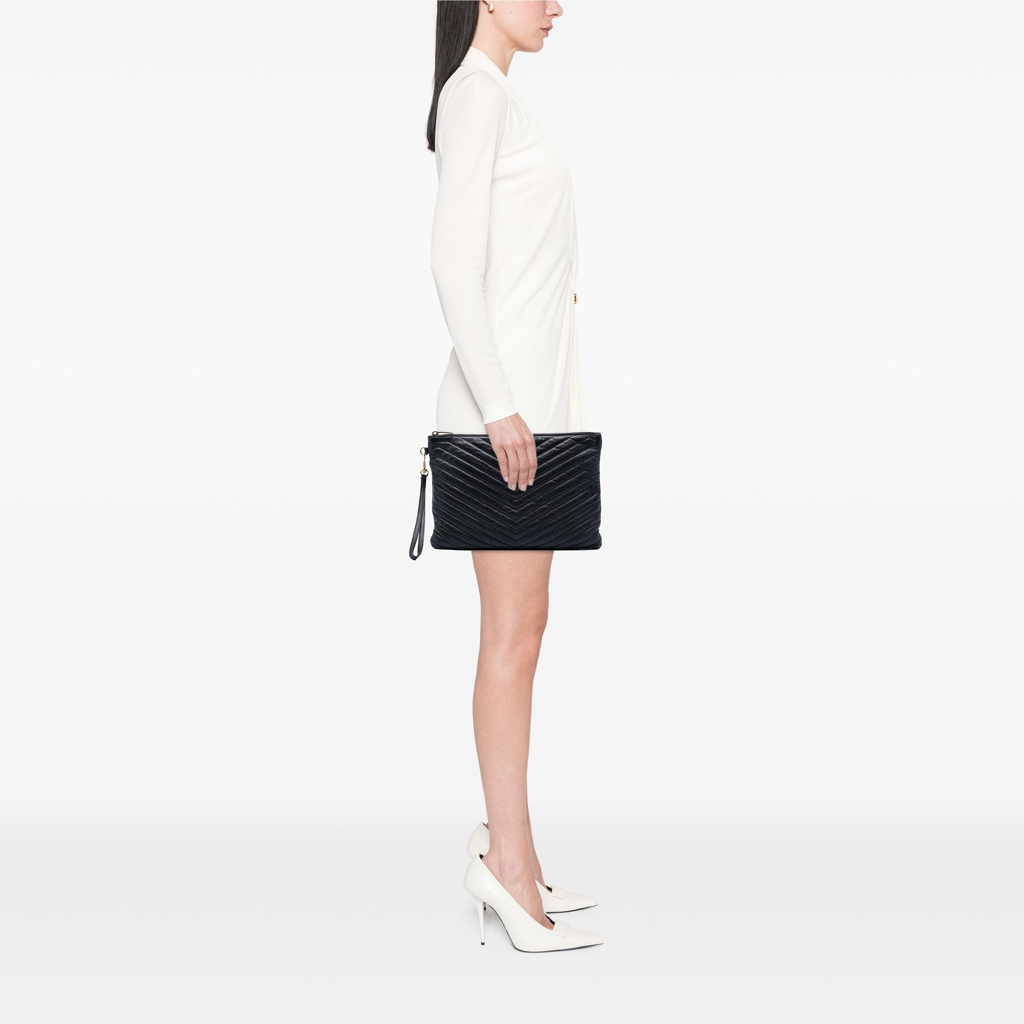 Saint Laurent Chevron Cuir de veau Monogram Zip A4 Pochette