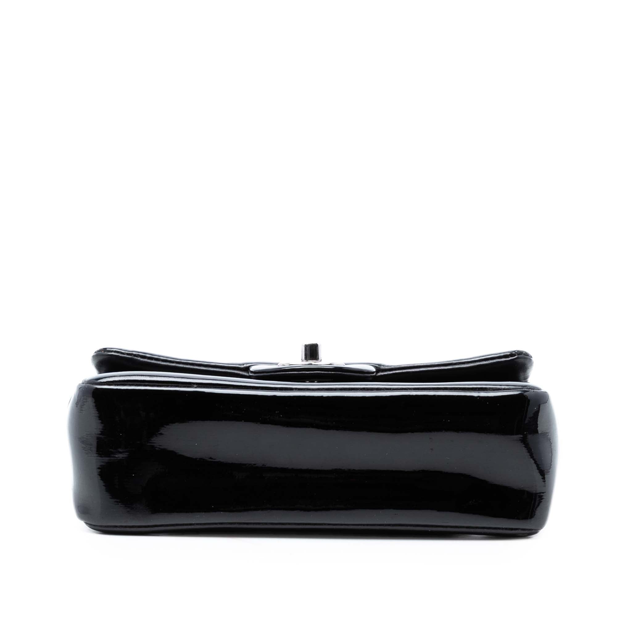 Chanel Mini Rectangular Classic Pure Cuir verni Simple rabat