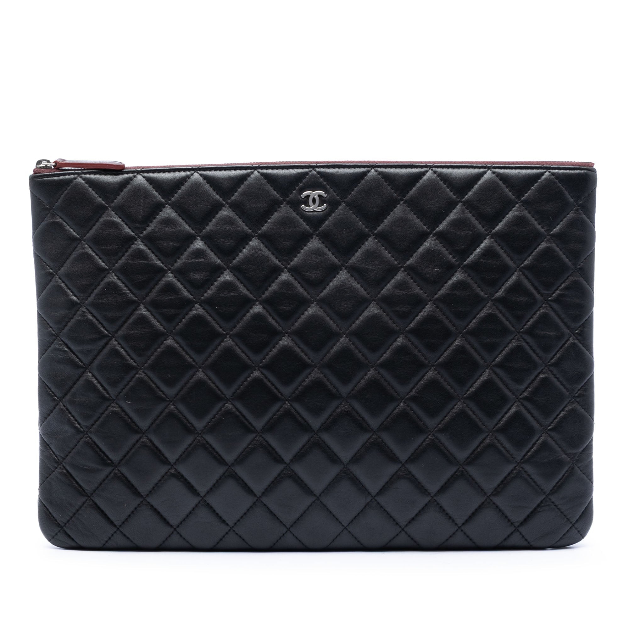 Chanel Large Matelassé Cuir d’agneau O Étui Pochette