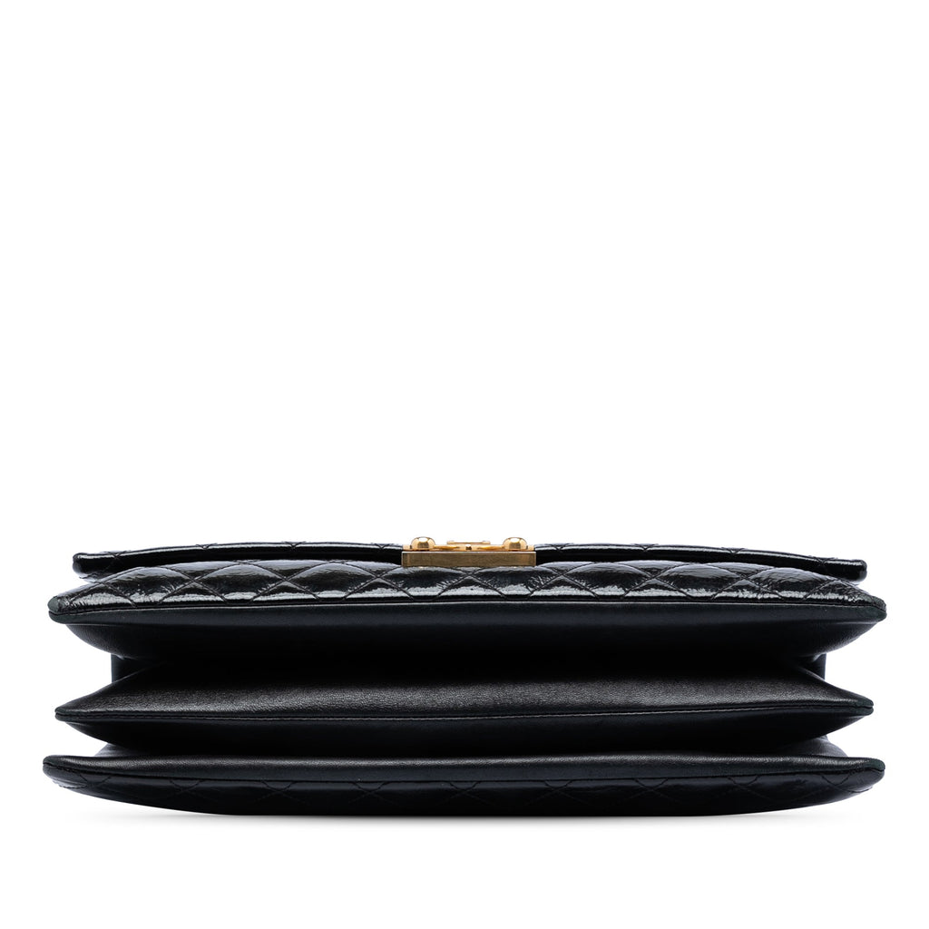 Chanel Matelassé froissé Cuir verni Pagoda Accordion à rabat