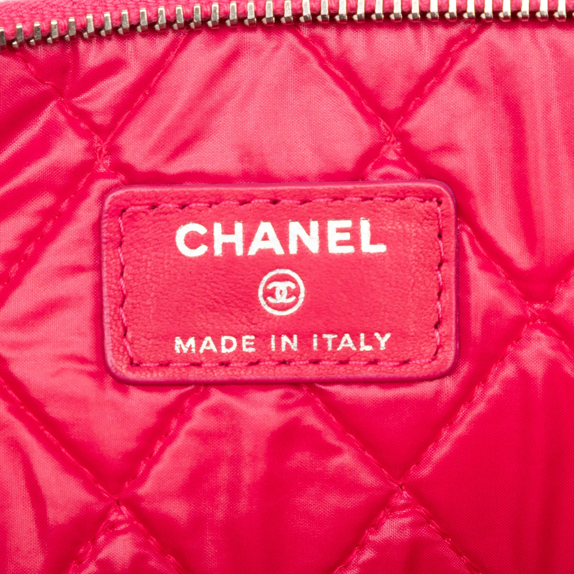 Chanel Large Matelassé Cuir d’agneau O Étui Pochette