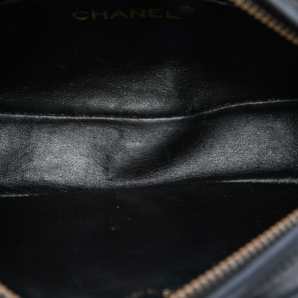 Chanel CC Cuir d’agneau Pompon Oval Sac caméra