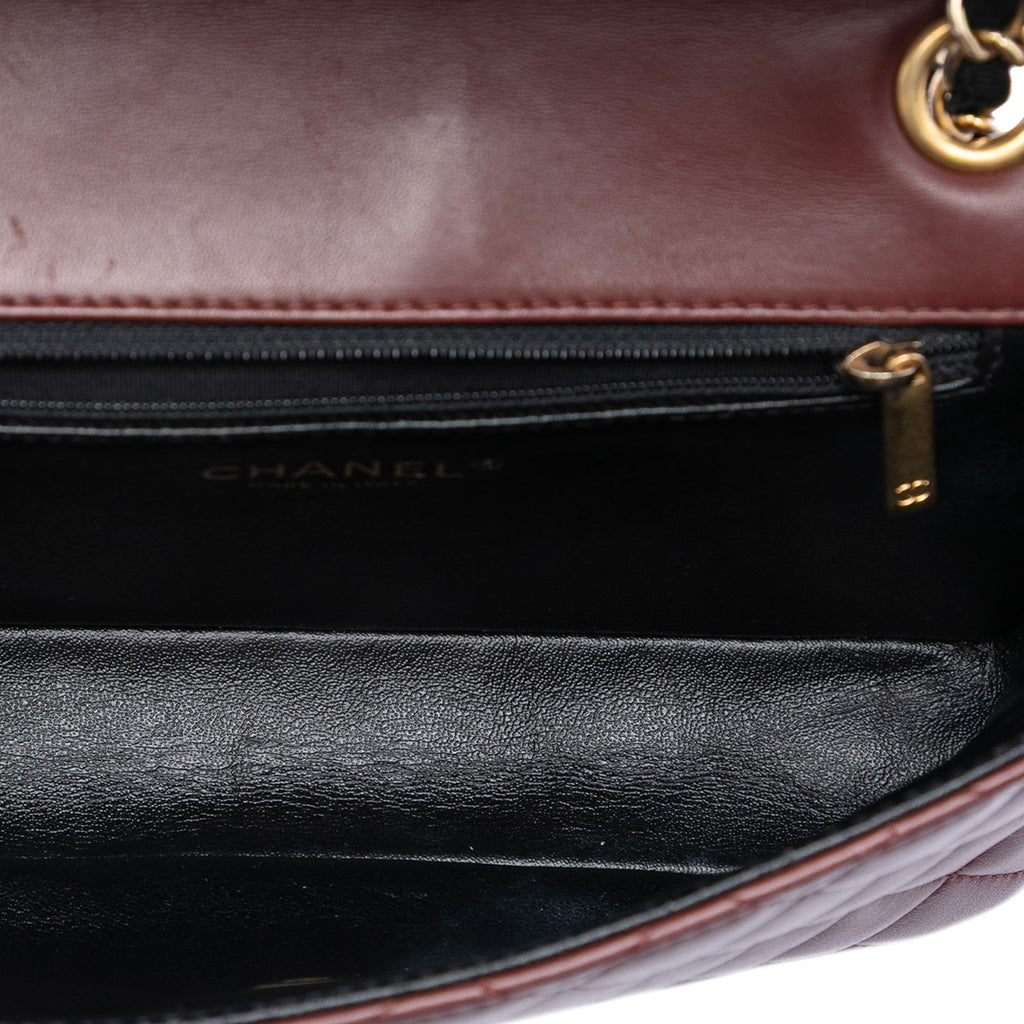 Chanel Small Matelassé Cuir d’agneau Two Tone Day à rabat