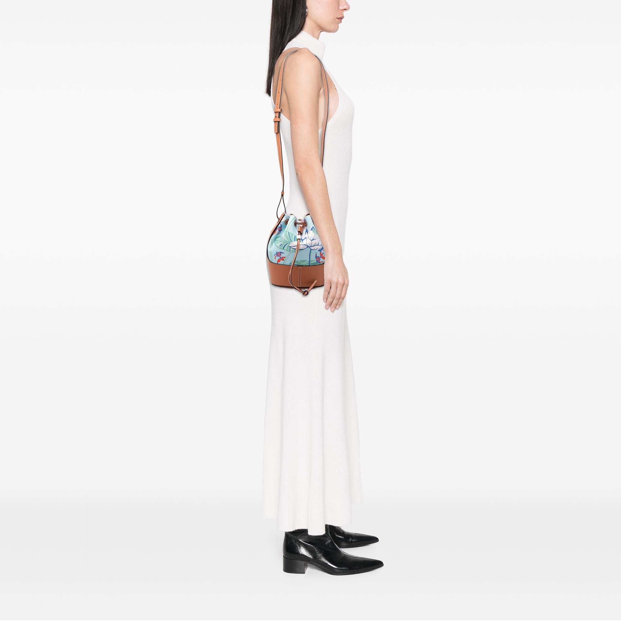 LOEWE Paulas Ibiza Small Toile Balloon Bucket Sac