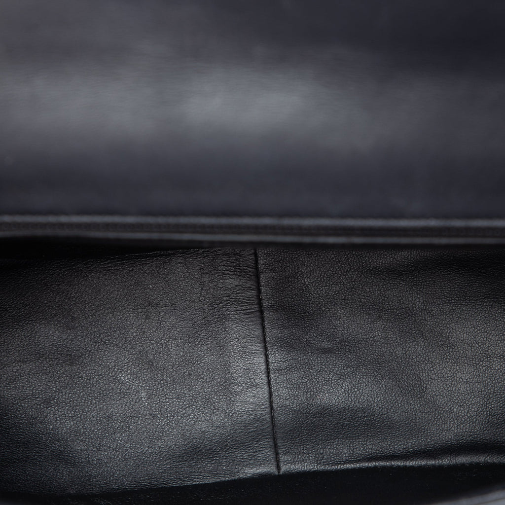 Chanel Matelassé Cuir verni et Cuir d’agneau Twist Crescent à rabat