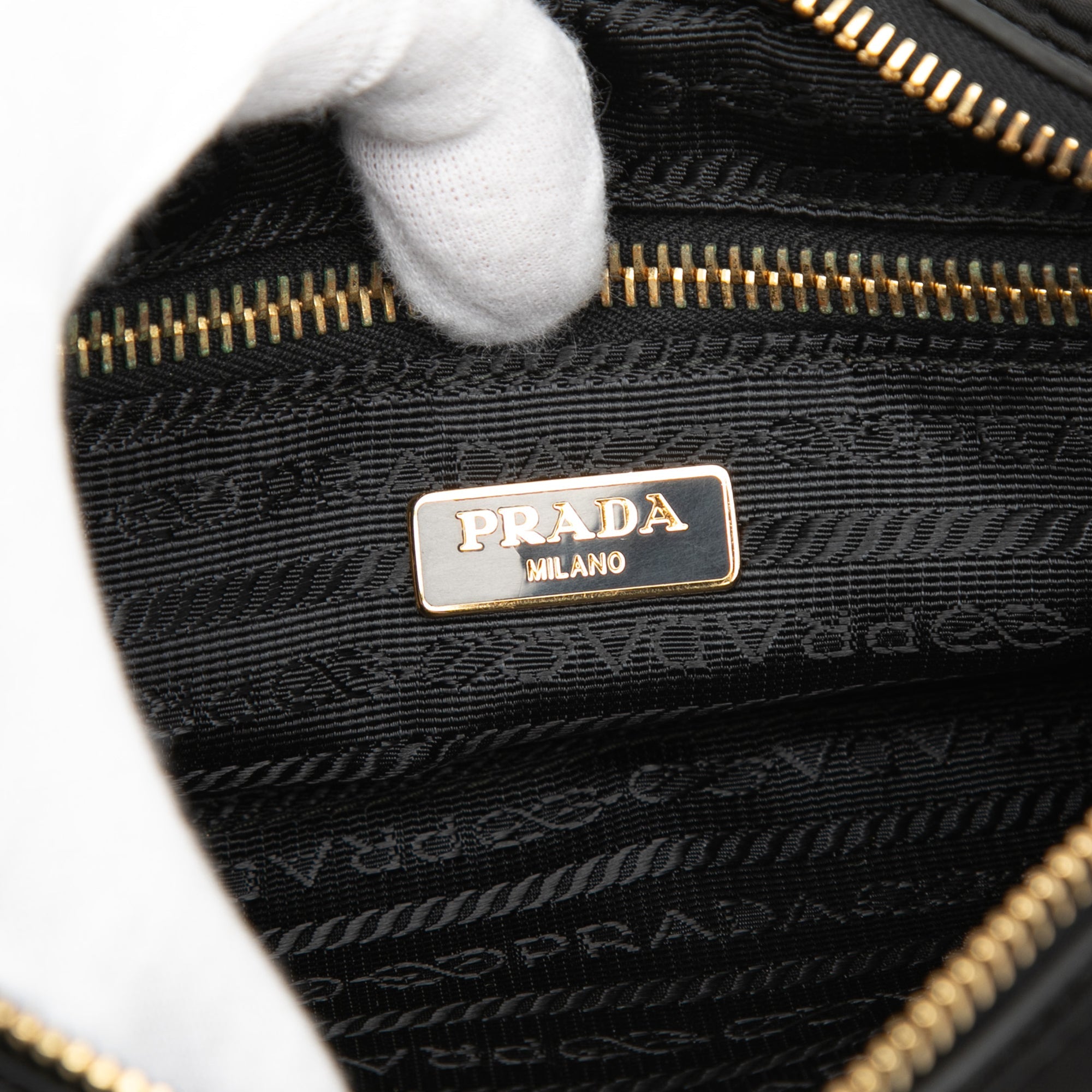 Prada Small Tessuto Front Pocket Sac caméra
