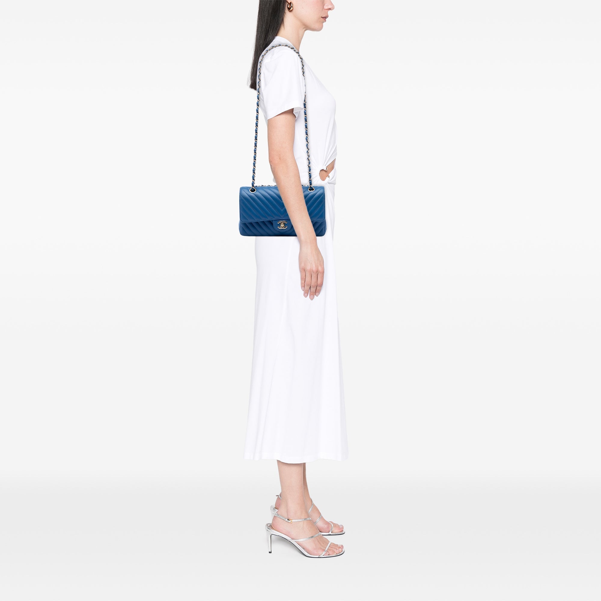Chanel Medium Classic Chevron Cuir d’agneau Double rabat