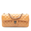 Chanel Classic Cuir verni East West Simple rabat