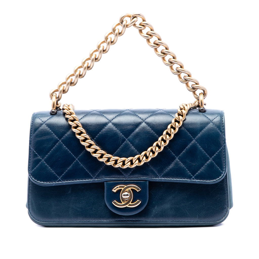 Chanel Small Matelassé Cuir de veau Straight Lined à rabat