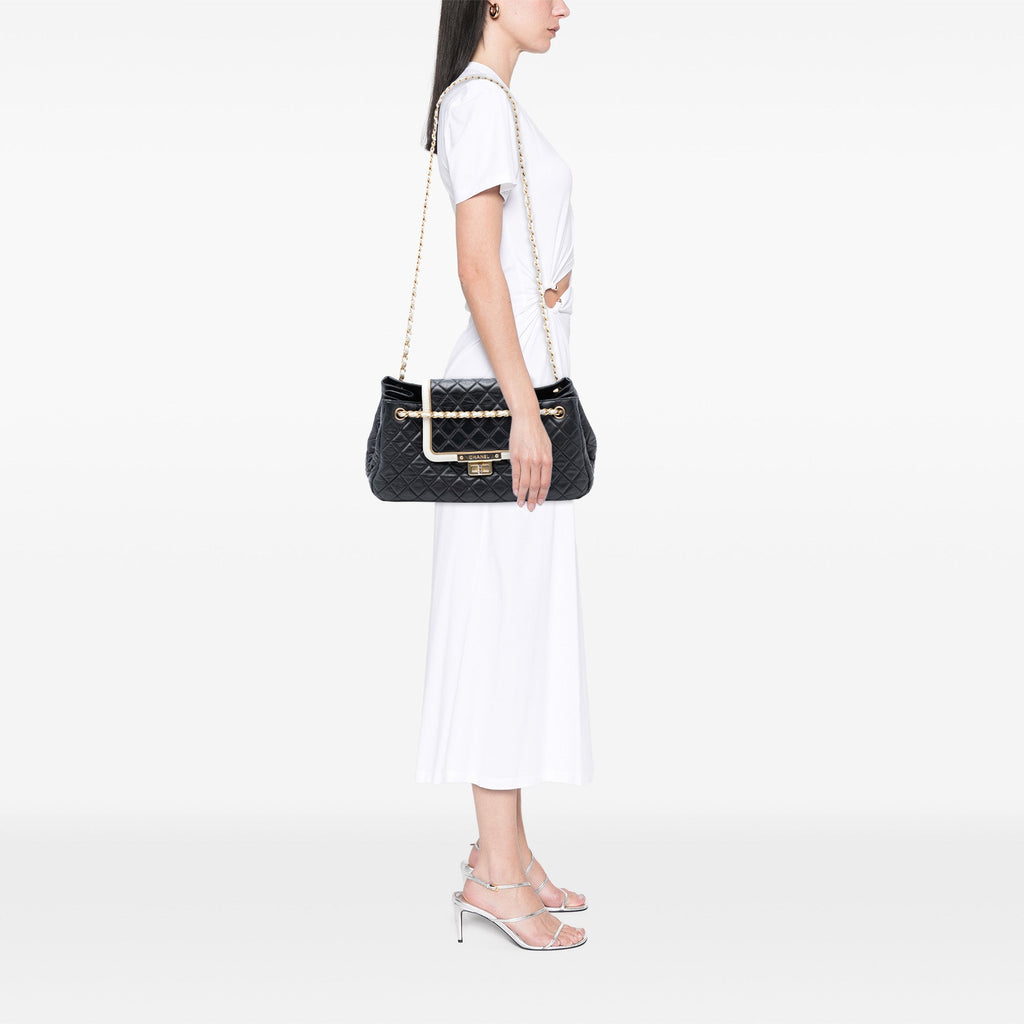 Chanel Medium Matelassé Cuir d’agneau Reissue 2.55 East West Mademoiselle Accordion à rabat
