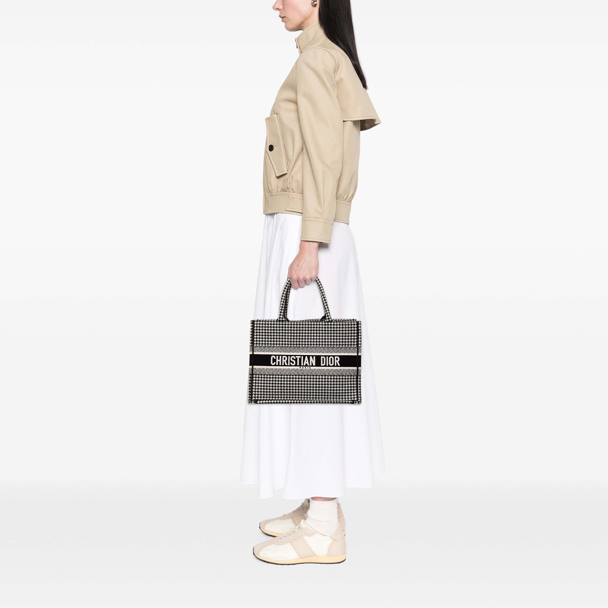 Dior Medium Toile Houndstooth brodé Book Cabas